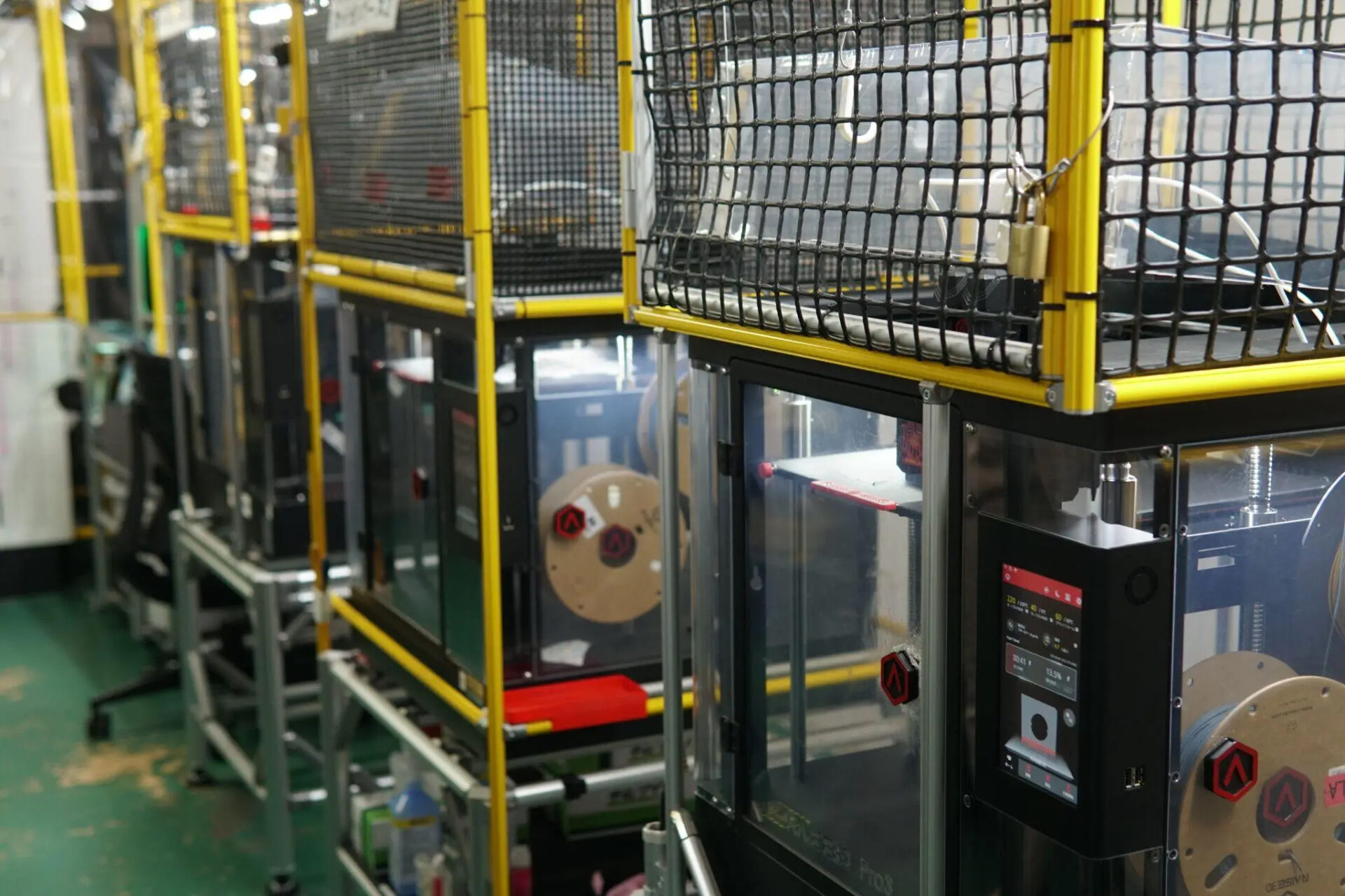 上松電子様では5台のRaise3D FFF機を所有 うち3台が桟工場のカイゼン課に設置されている