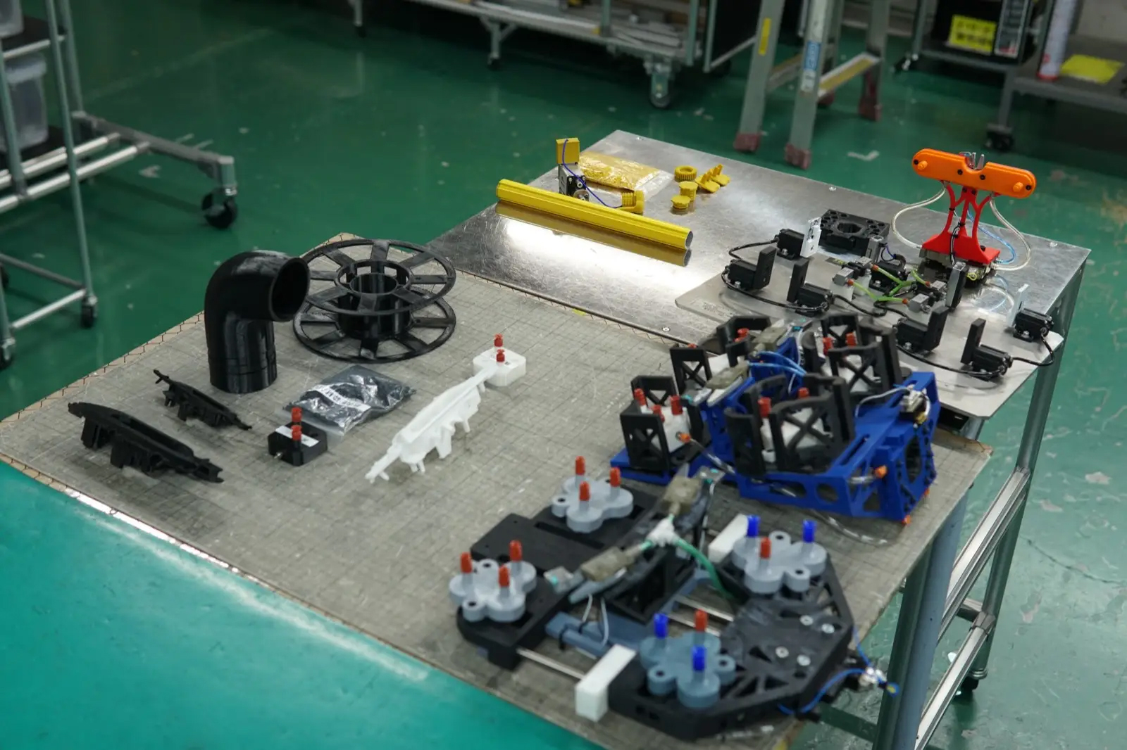 ロボットハンドや位置決め治具をはじめとした様々な造形成果物