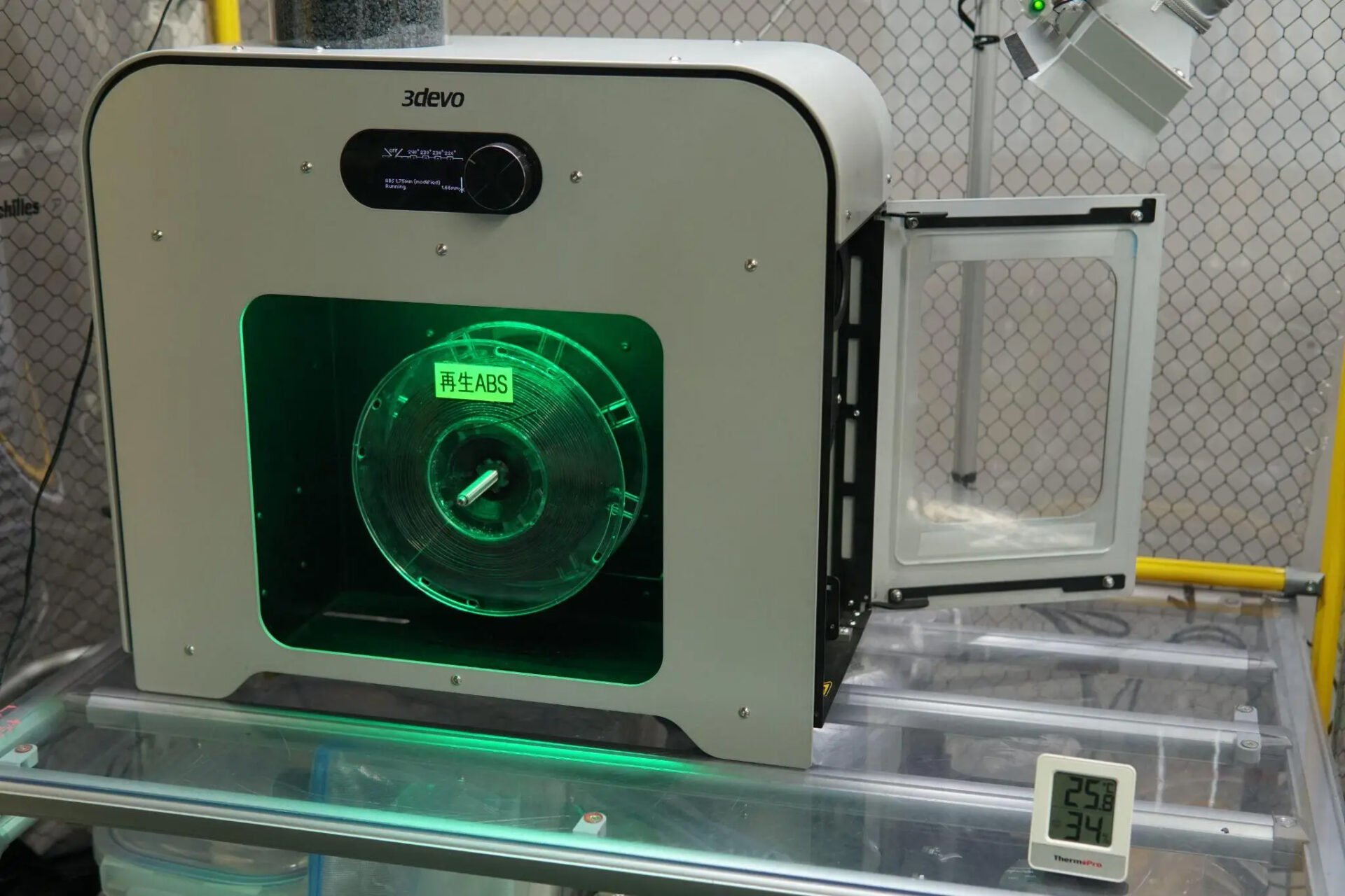 自社で生じたランナーなどのABS廃材をフィラメント化するための巻取り装置