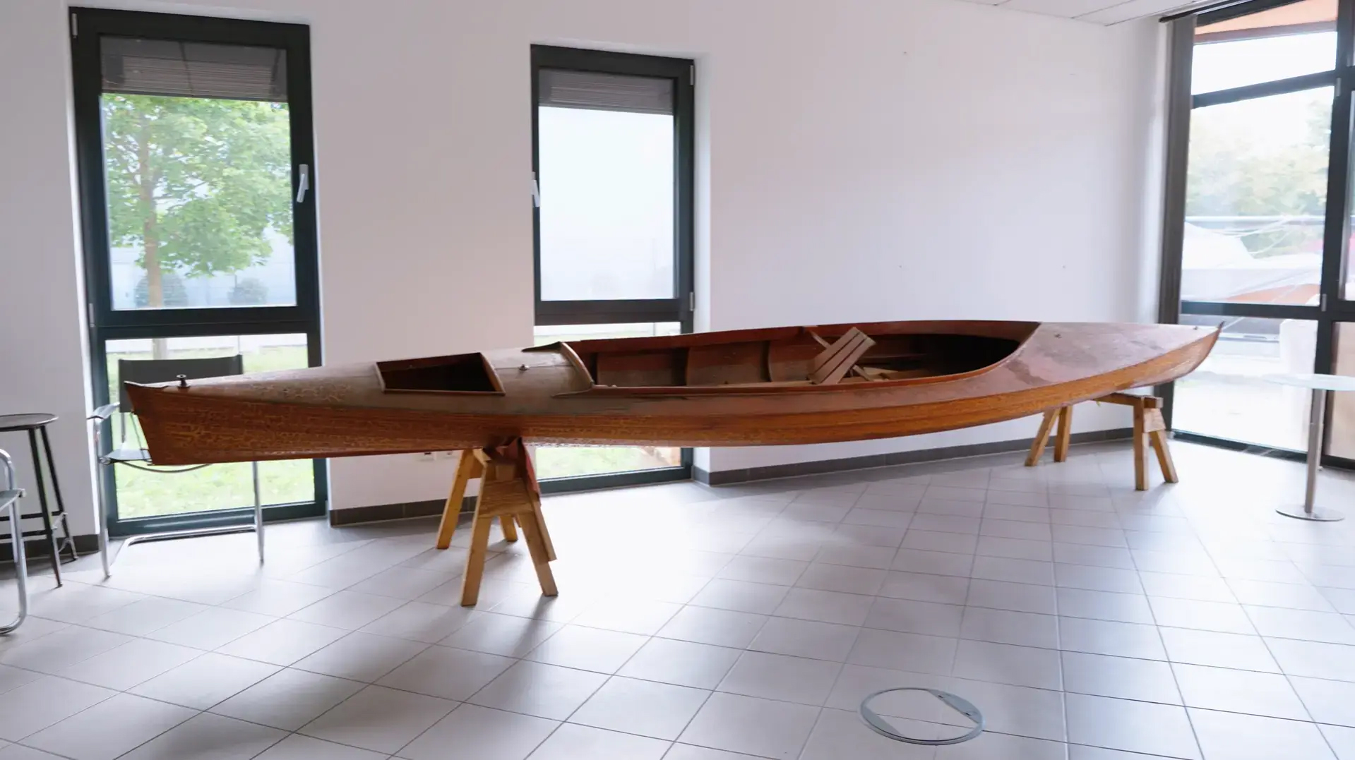 ALVEUSボートビルディングのボート